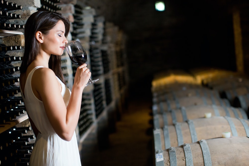 Les nouveaux modèles économiques pour investir dans le vin à l'ère du numérique