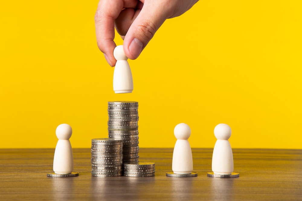 Salaire brut de 2200 euros net : quels avantages sociaux pour le salarié ?