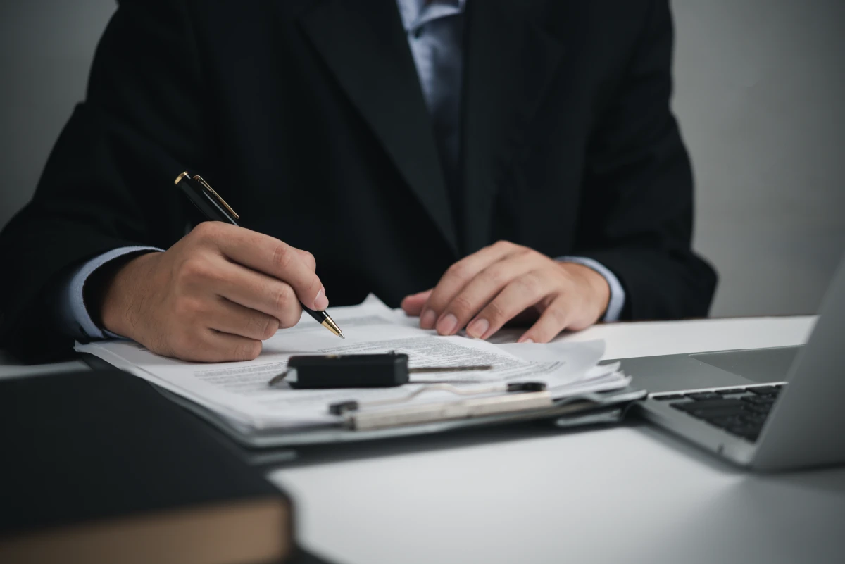 Assurance auto pour les voitures d'entreprises : quelles options choisir ?