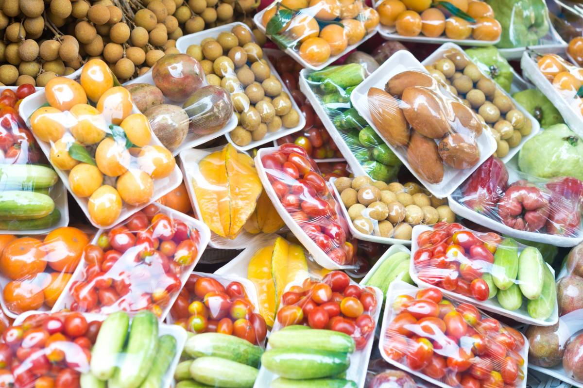 Comment choisir le packaging plastique idéal pour sublimer votre produit ?