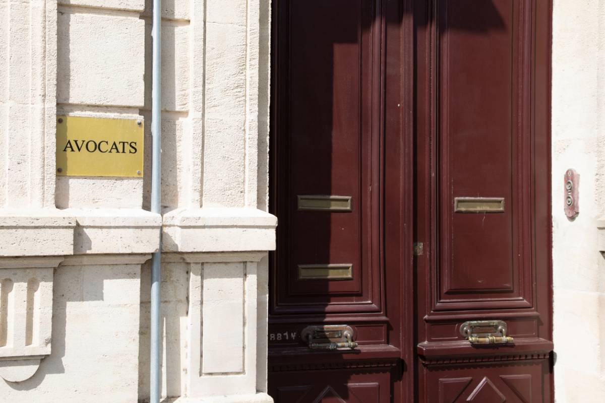 Plaques professionnelles : ce qu'il faut savoir avant de passer commande
